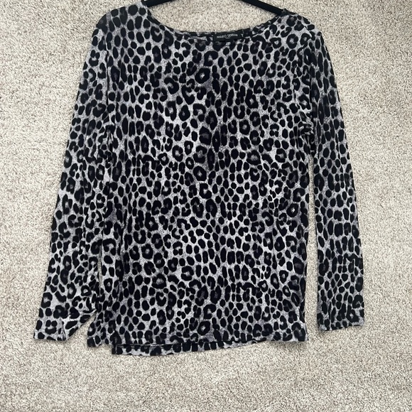 Tops - ⭐️ Firm Price ⭐️ Pre-owned EUC Mario Serrani medium full sleeve top